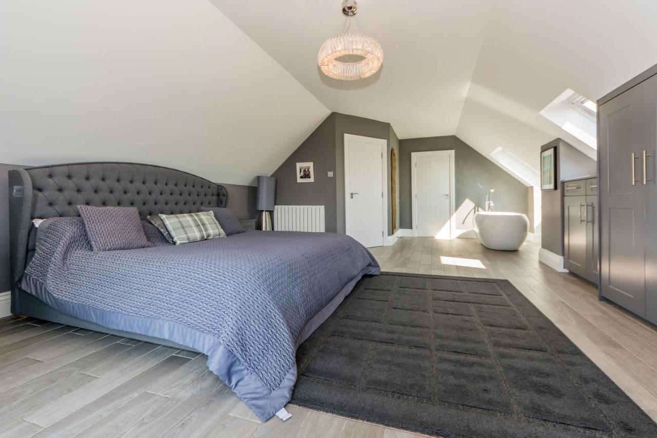 Ocean View,kinsale, Hosted By Exquisite Homes, Sleeps 22 Holiday home *
